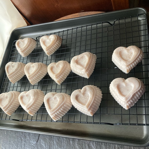 ORCHID ALMOND Oatmeal Heart Soap with Crochet Scrubbie Washcloth 5 inch Round - Picture 6 of 9